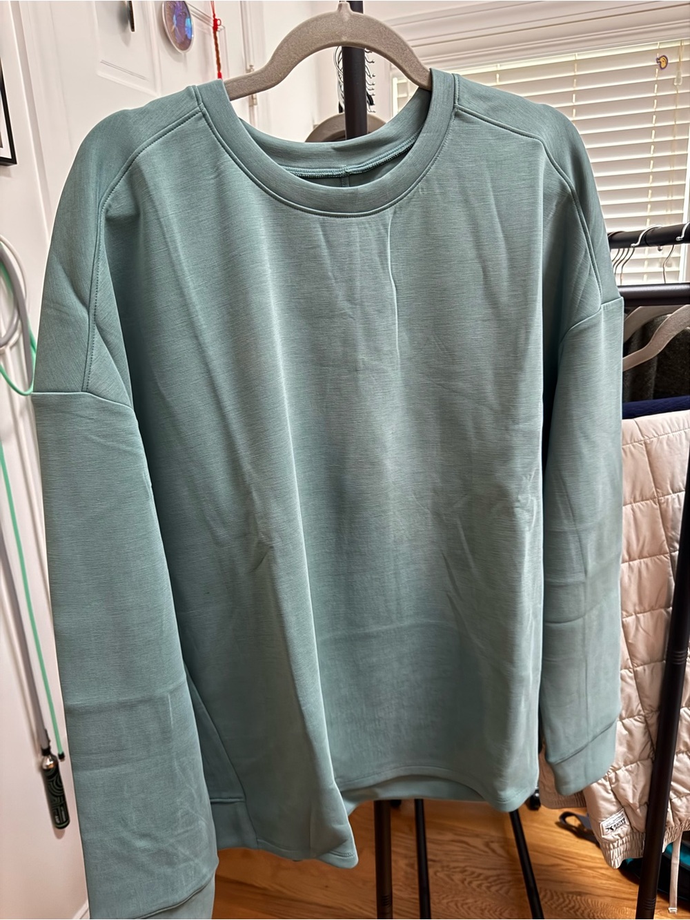 AKHG Duluth Trading Co Women's Crewneck Sweatshirt in Fir